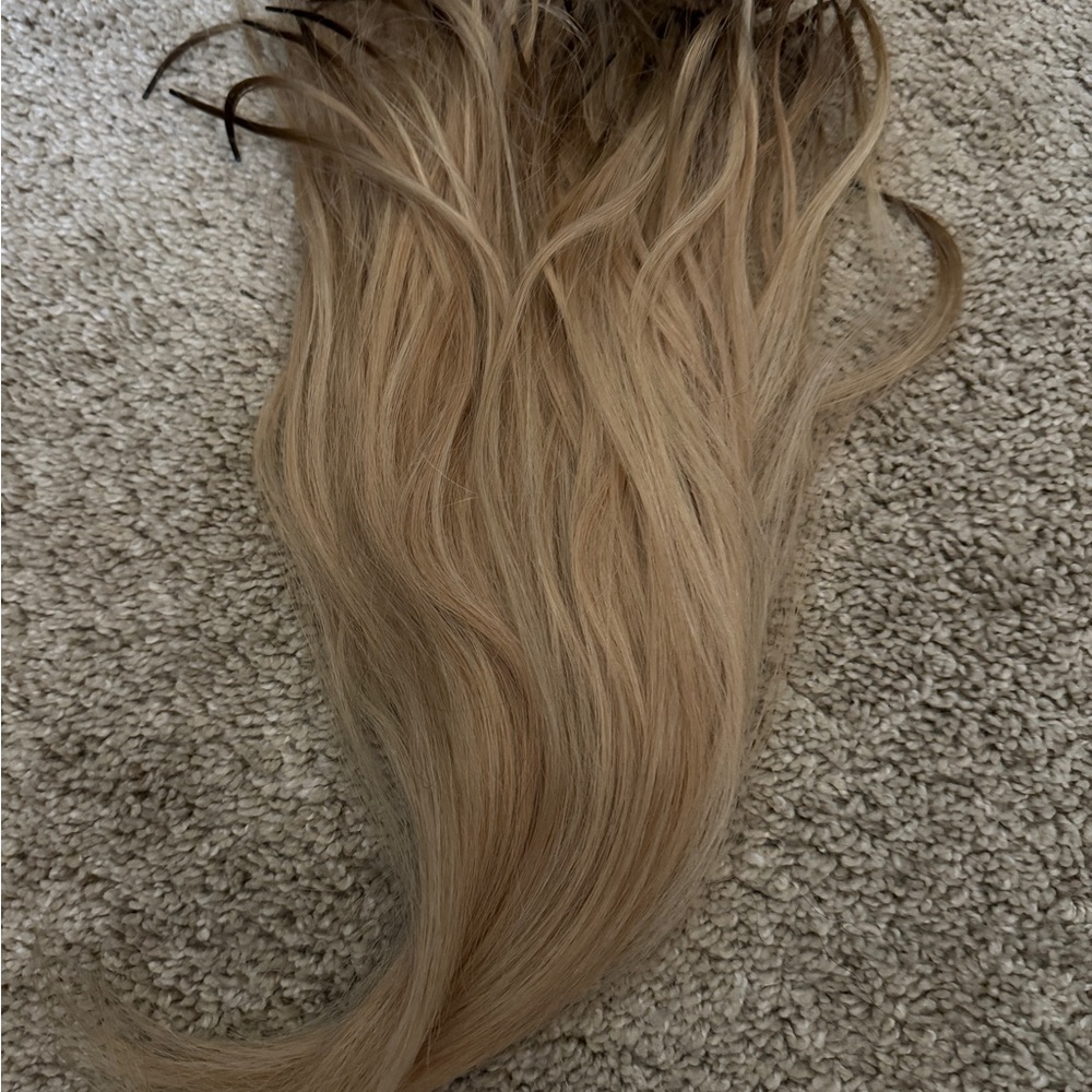 I tip Hair extensions color 18/22 Rooted - Picture 2 of 3